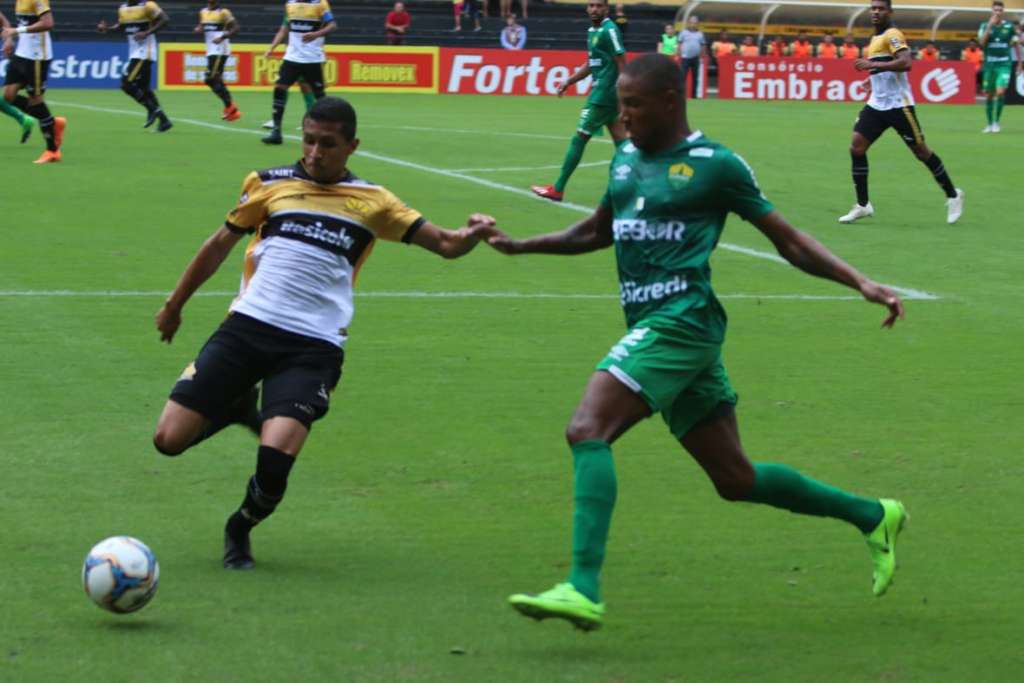 Os jogadores do Criciúma acreditam que o time vem evoluindo desde a derrota na estreia