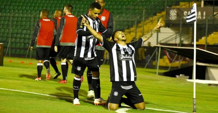 Breno marcou gol da vitória do Figueirense