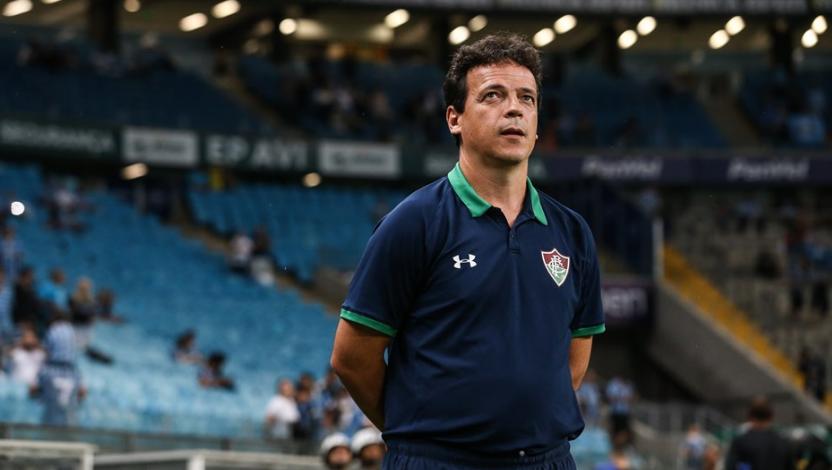 Fernando Diniz recebeu elogios do herói da noite pela Copa do Brasil. (Foto: Lucas Merçon / Fluminense)