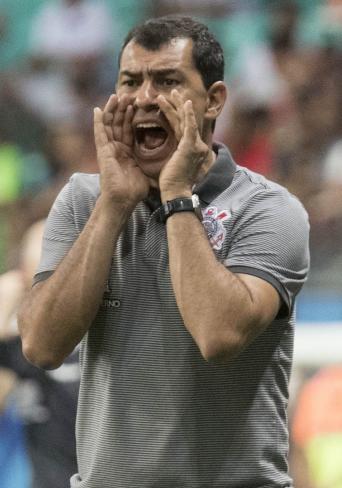 Fábio Carille sabe que ficou mais difícil, mas acredita na virada do Corinthians. (Foto: Daniel Augusto Jr. / Corinthians)