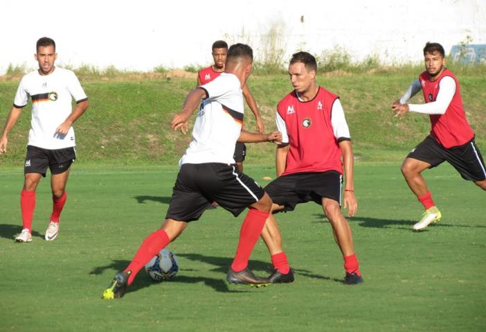 Globo treina forte para se recuperar no Grupo A da Série C. (Foto: Rhuan Carlos / GloboFC)