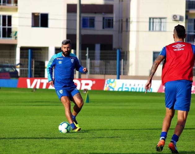 Ainda sem ex-Grêmio, Avaí ganha atacante como opção diante do Vasco