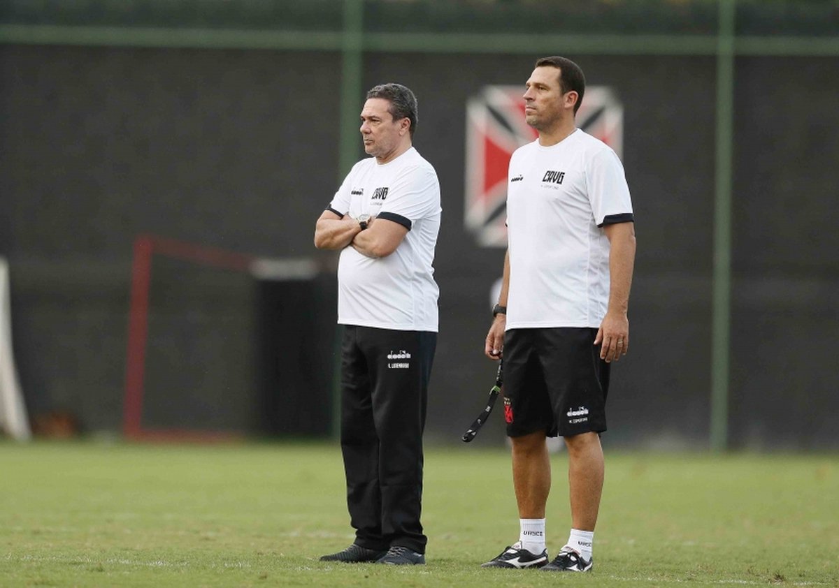 Na lanterna, Vasco busca primeira vitória na estreia de Luxemburgo