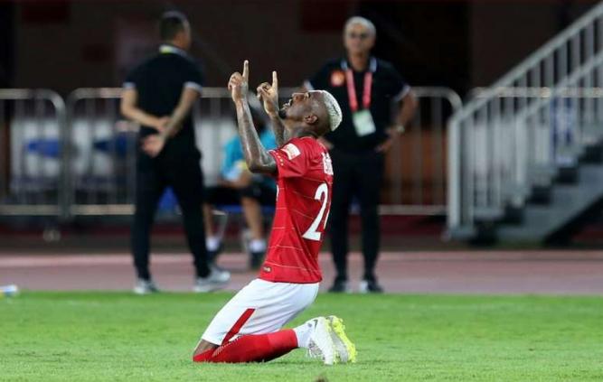 Anderson Talisca é o dono do Olímpia