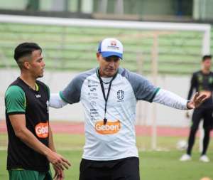 Série D: Em situação delicada após revés para Ferroviária, Maringá troca treinador