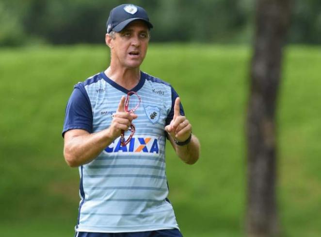 Alemão deverá repetir a escalão do Londrina contra o Sport. (Foto: Londrina / Divulgação)