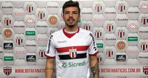 Apresentado pelo Botafogo, atacante Júlio César se coloca à disposição de Cavalo
