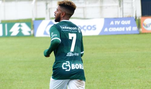 Após 'falta de comprometimento', Caldense não renova contrato com meia