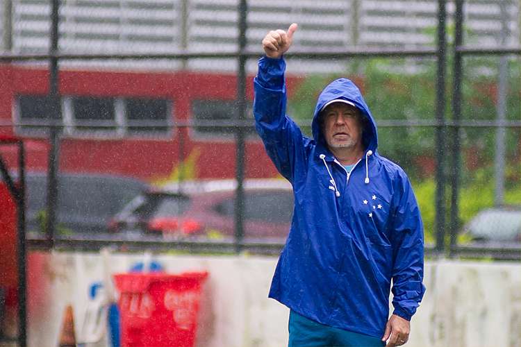 Dirigente banca Mano no Cruzeiro e afirma: “Culpa é dos jogadores”