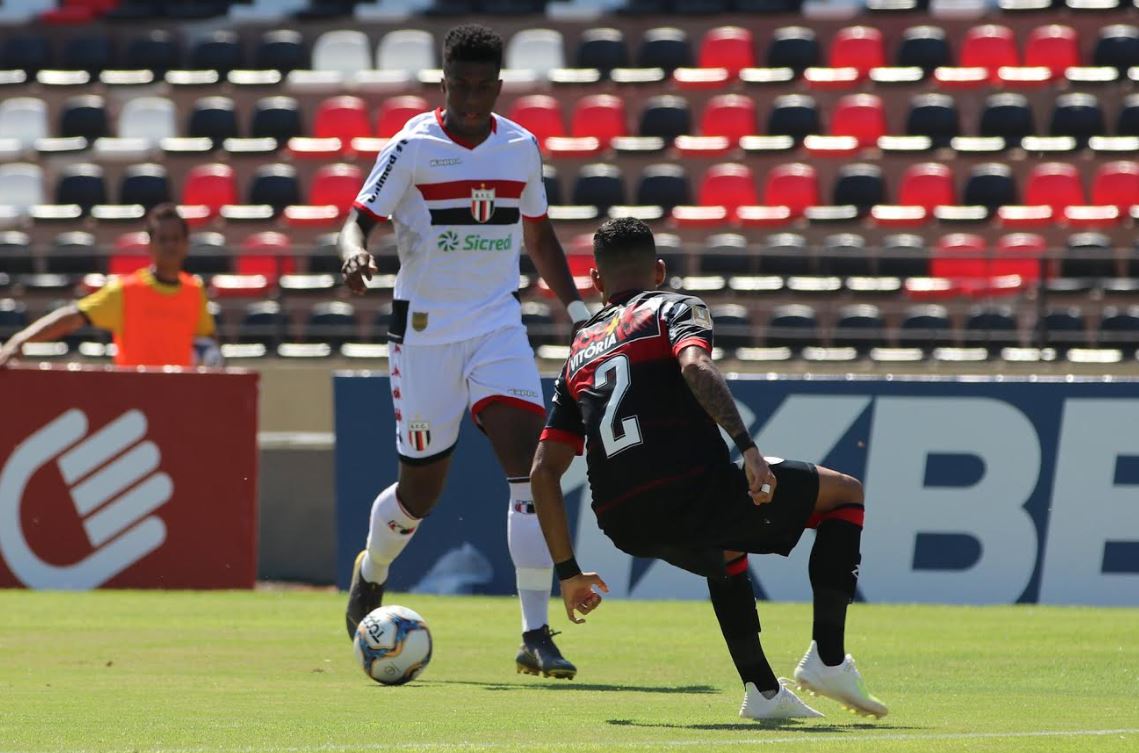 Série B: Atacante do Botafogo-SP pede elenco focado para manter ritmo