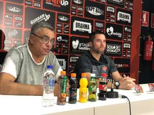 Osmar Loss é apresentado pelo Vitória e quer melhorar a pior defesa da Série B