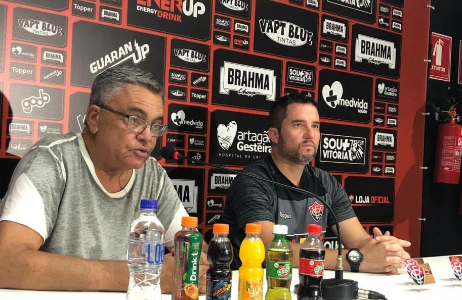 Osmar Loss quer recuperar a identidade do Vitória e dar um jeito na defesa. (Foto: Ascom/EC Vitória)