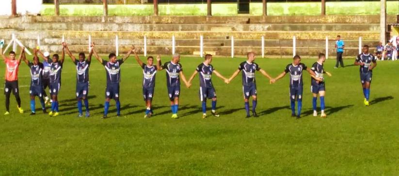 Jogadores do Força Jovem durante a entrada em campo para enfrentar o Sparta - Ismael Carlos