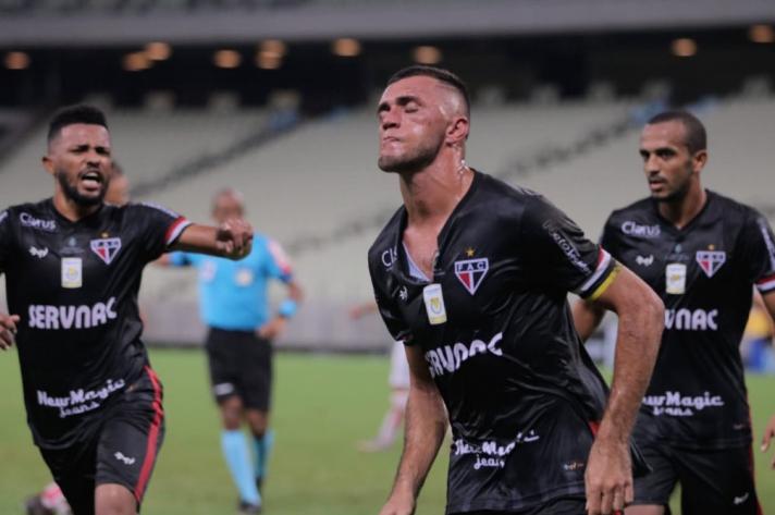 Edson Cariús garantiu a terceira vitória do Ferroviário na Série C. (Foto: Xandy Rodrigues / Ferroviário)