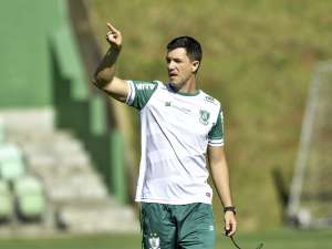 América-MG intensifica treinos para tentar conquistar a primeira vitória na Série B