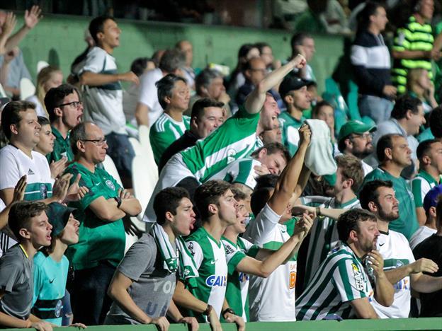 Série B: Torcida do Coritiba praticamente esgota ingressos para sábado
