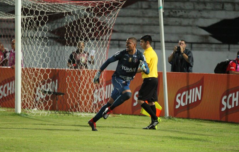 Presidente do Ceará diz ter “conversa encaminhada” com goleiro da Série C