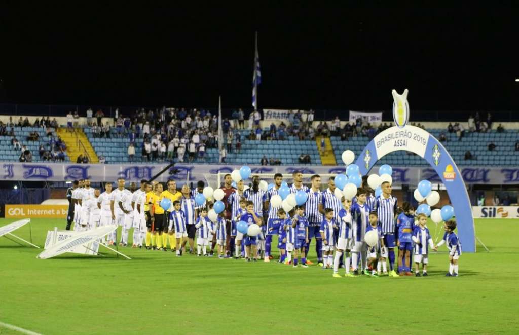 Os jogadores do Avaí esperam contar com o apoio da torcida na próxima segunda-feira