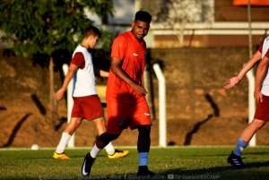 Série C: Negociação emperra e ex-Guarani fica distante do Náutico