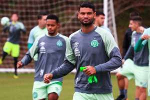 Tempo ruim cancela voo para Belo Horizonte e atrapalha Chapecoense