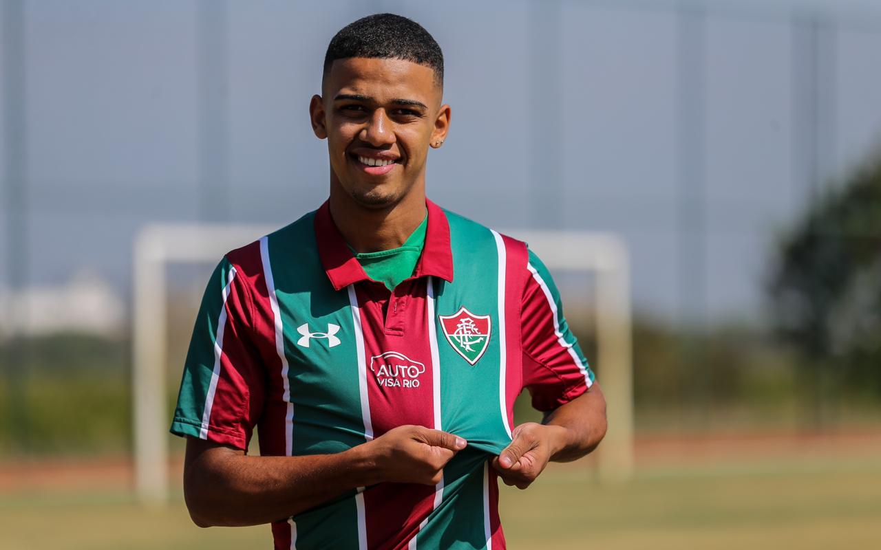 Fluminense anuncia contratação de Brenner, atacante do São Paulo