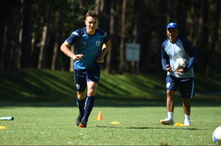 Dagoberto voltou a sentir e vai demorar mais um pouco para jogar pelo Londrina. (Foto: Gustavo Oliveira / Londrina)