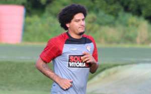 Série B: Regularizado, ex-Athletico-PR e Goiás pode estrear pelo Vitória