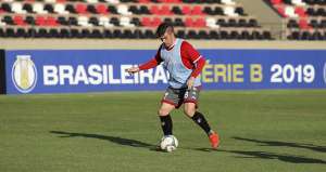 Júlio César pede Botafogo ligado contra o Criciúma para manter a liderança da Série B