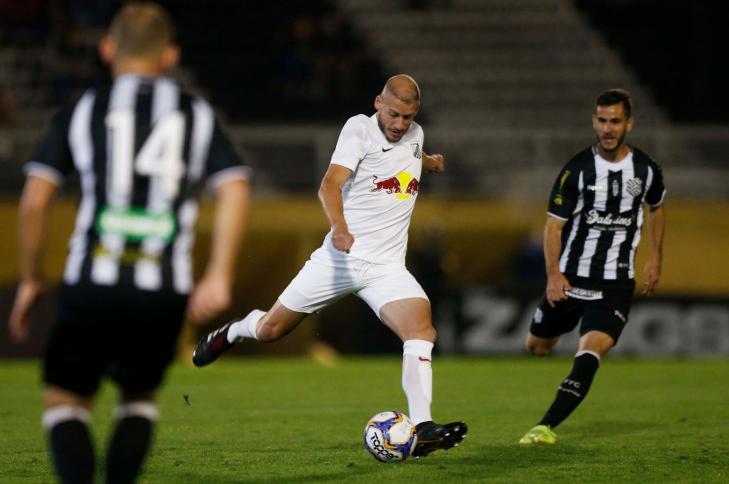 Uillian Correia, hoje no Bragantino, reencontrará seu antigo clube. (Foto: Ari Ferreira / Bragantino)