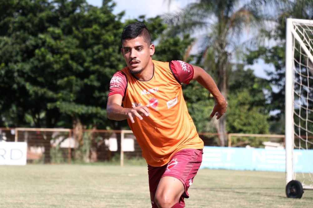 Neto Moura convoca torcida e quer a primeira vitória do Vila Nova em casa