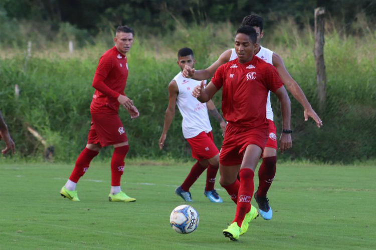 Série C: Campeão pelo Corinthians volta a ser relacionado no Náutico
