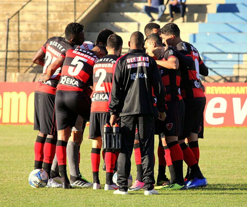 Todo o elenco do Oeste está à disposição para o jogo contra o Paraná, em Curitiba (Foto: Jefferson Vieira/Oeste)
