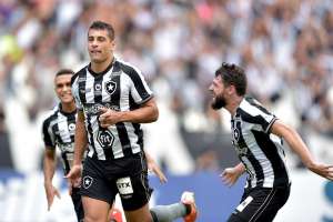 Botafogo 1 x 0 Vasco - Glorioso vence clássico e mantém rival na lanterna