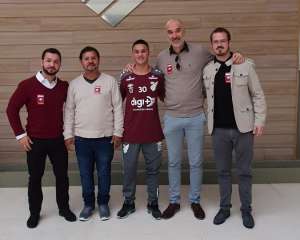 Athletico-PR supera Flamengo e São Paulo e acerta com joia do Paraná