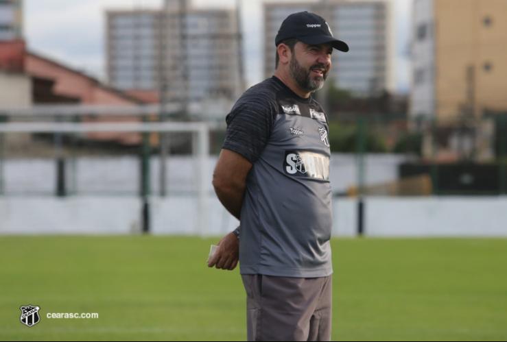 Enderson Moreira não poupou críticas a Ricardo Marques Ribeiro. (Foto: Bruno Aragão / Ceará)