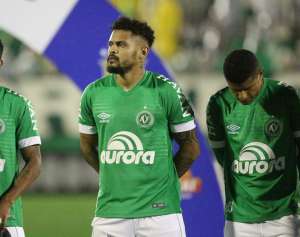Série B: Figueirense fica perto de acertar com lateral Roberto, da Chapecoense