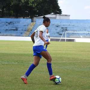 Copa do Mundo Feminina: Lateral Fabiana sofre lesão e atleta do São José é convocada