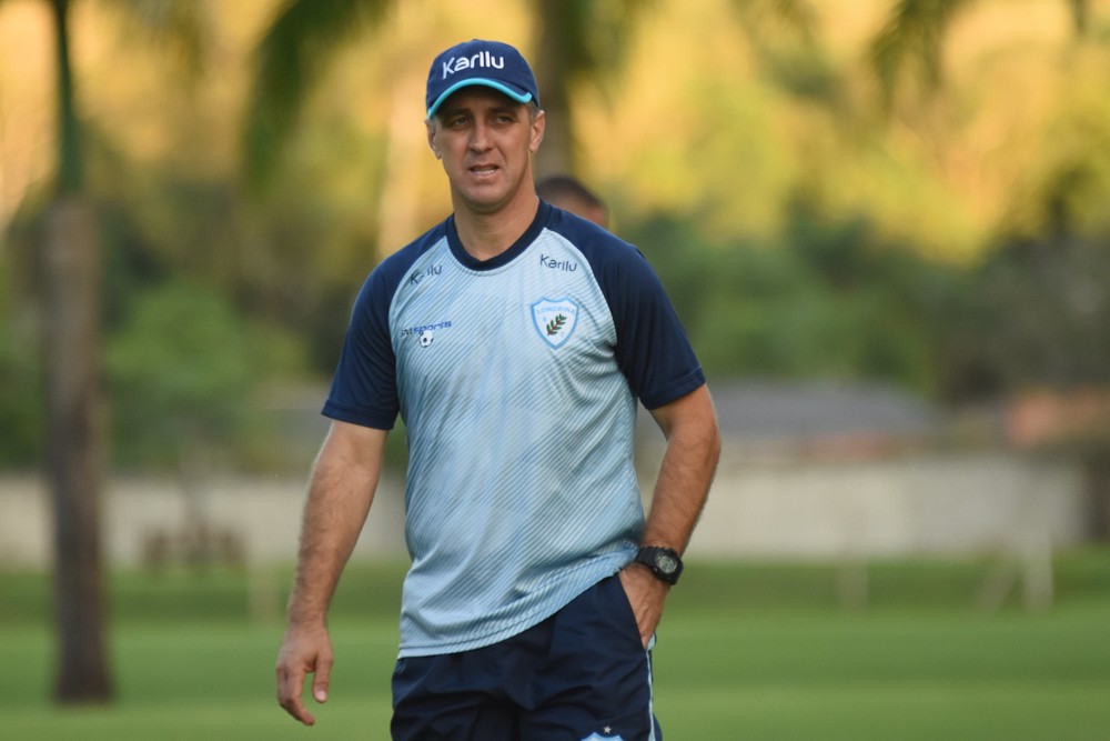 Alemão valoriza manutenção do Londrina no G4 da Série B do Brasileirão