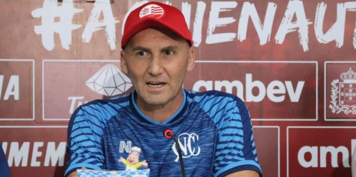 Gilmar Dal Pozzo fez cinco alterações no Náutico. (Foto: Léo Lemos / Náutico)