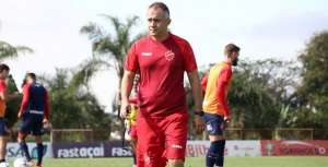 Eduardo Baptista foca na concentração do Vila Nova e elogia Gilson Kleina