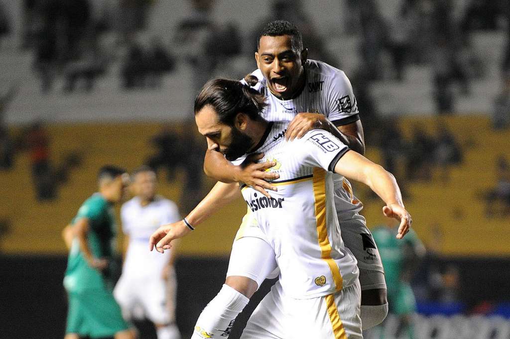 O Criciúma aposta na volta de Léo Gamalho para deixar a zona de rebaixamento