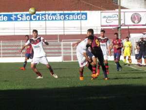 Segundona: Auxiliar do Barcelona ofende arbitragem em derrota para o Flamengo