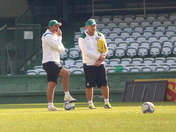 Série B: Na corda bamba, treinador define futuro no Coritiba em Campinas