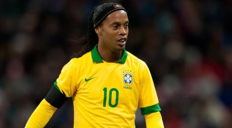 Ronaldinho Gaúcho em campo pela Seleção Brasileira. (Fonte: Sambafoot)