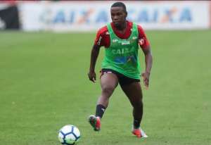 Série B: Lateral do Flamengo é observado pela diretoria da Ponte Preta