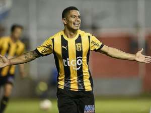 Após Keirrison, CSA anuncia atacante Gamarra, do Guarani-PAR