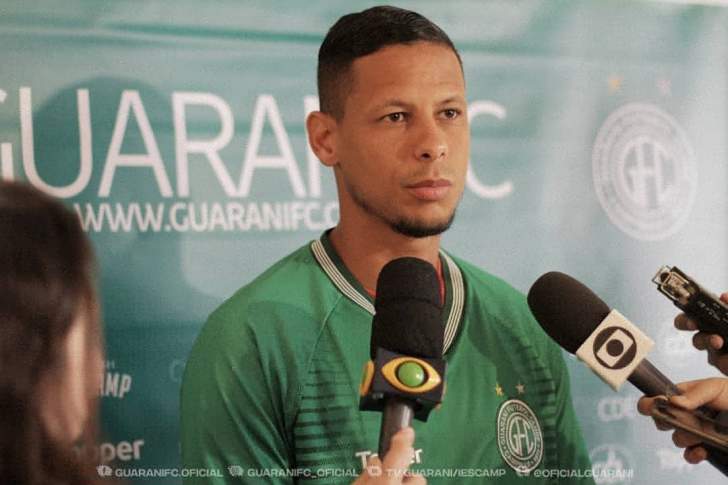 O volante Fernandes não teve uma boa passagem pelo Guarani e hoje está no São Bento