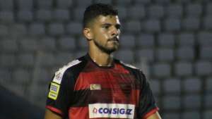 Série B: Guarani negocia com zagueiro de time do Brasileirão