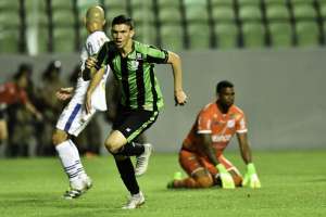 Série B: CRB quer atacante do América-MG para sequência da competição