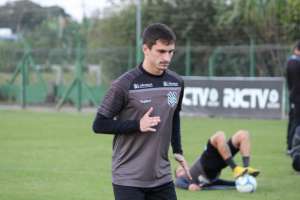 Meia se aproxima de retorno no Figueirense. Outros três seguem no DM até o fim do ano